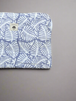 Alternative view of Funda para portátil Helecho Azul de Saral Living