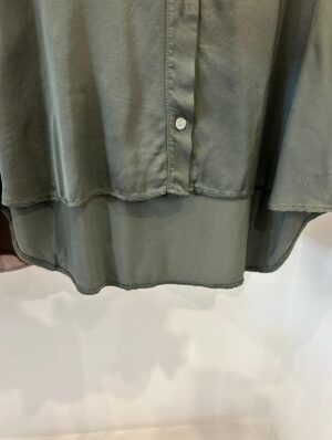 Alternative view of CAMISERA RASO
